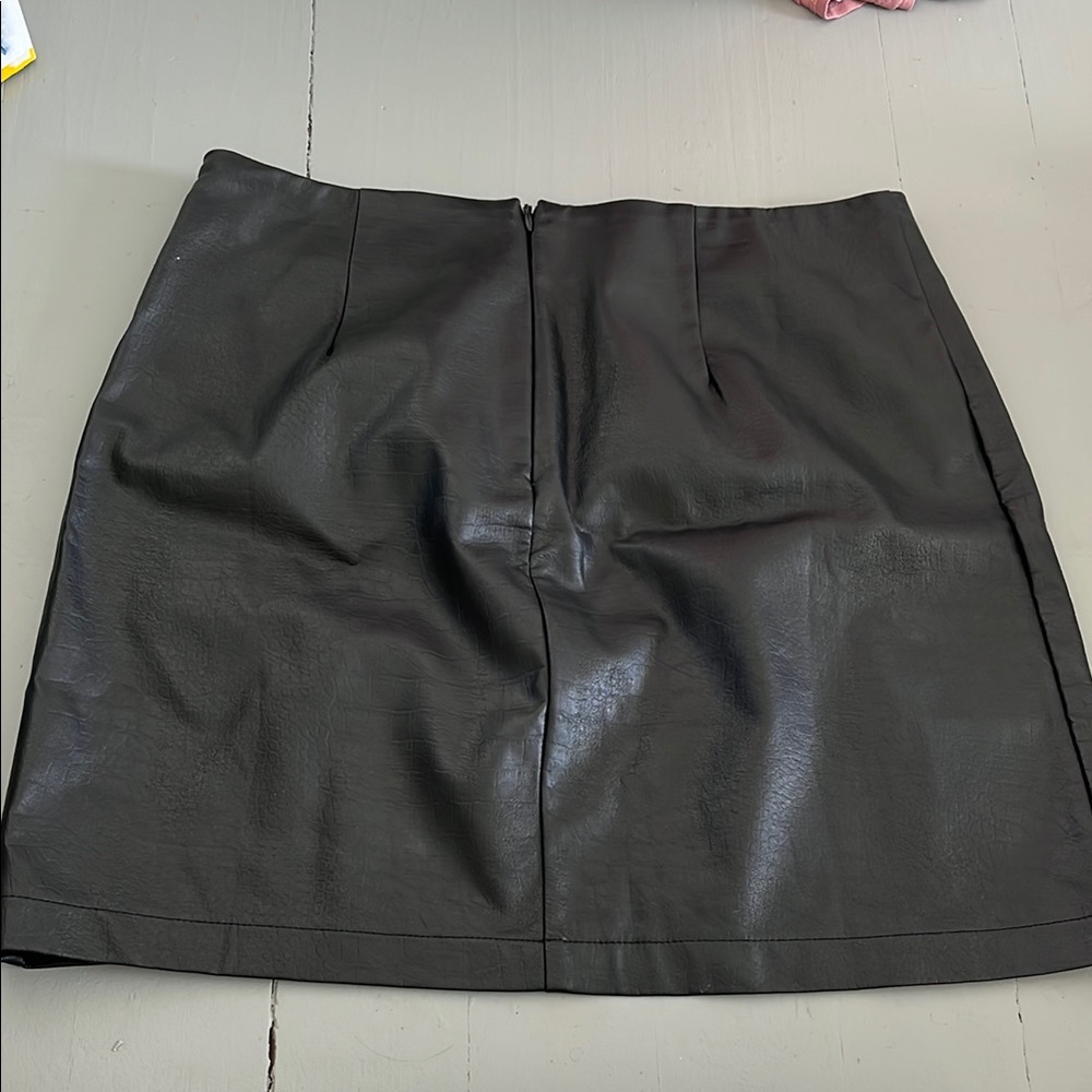 Alya Black Faux Leather Pencil Skirt - Picture 2 of 3